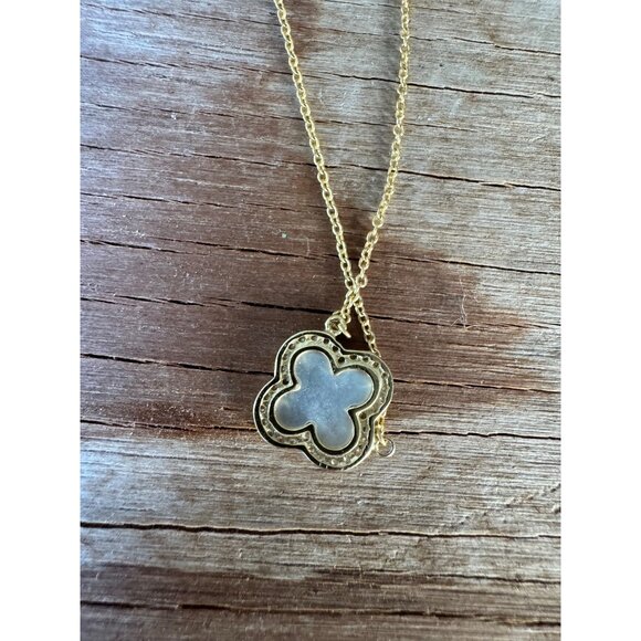 Gold-Plated Clover Pendant Necklace With Mother-Of-Pearl Inlay & Rhinestone Acce - Picture 2 of 6